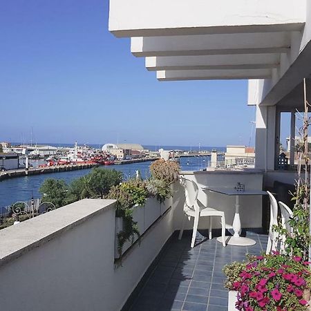 Hotel Domus Lina Fiumicino Zewnętrze zdjęcie