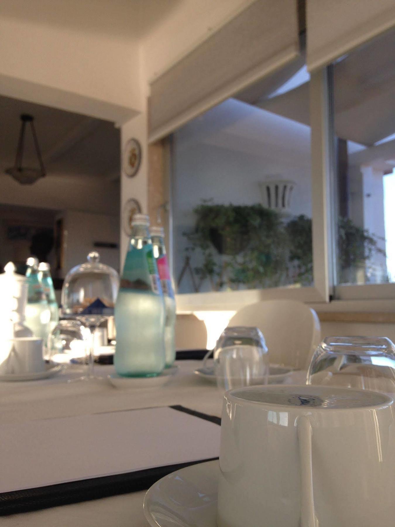 Hotel Domus Lina Fiumicino Zewnętrze zdjęcie