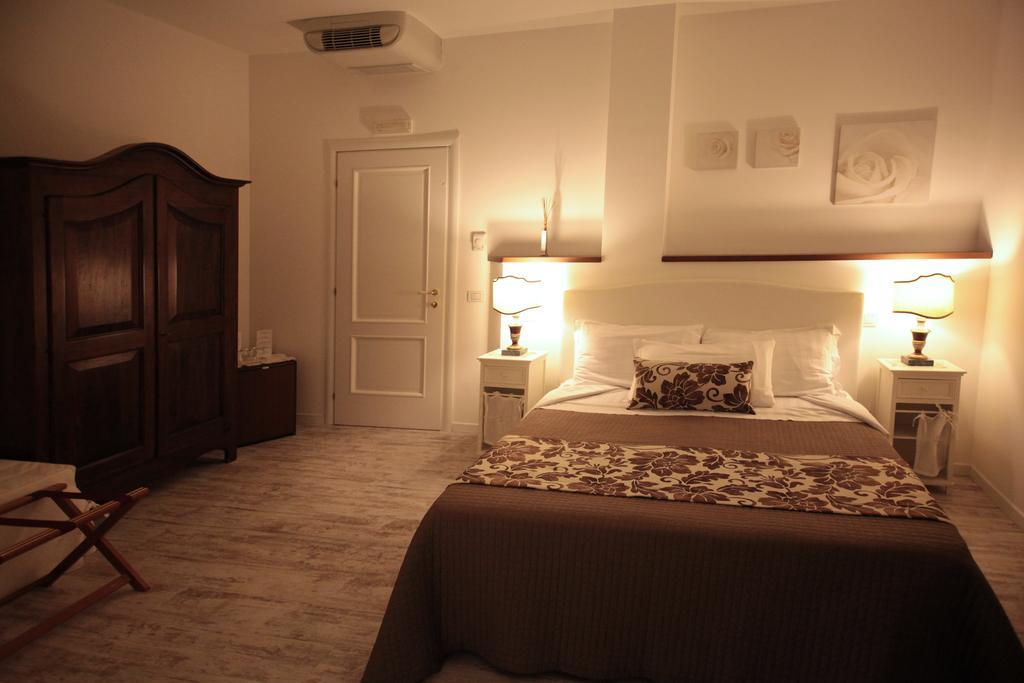 Hotel Domus Lina Fiumicino Zewnętrze zdjęcie